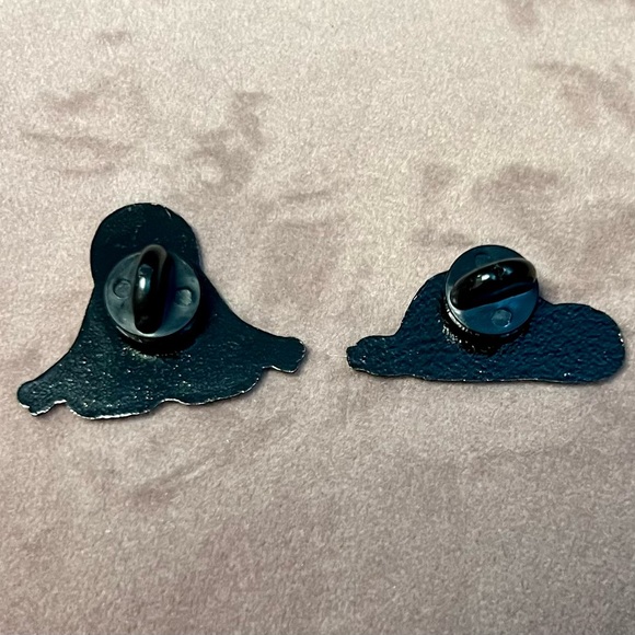 New pair of Sloth Pins- meditating and sleeping sloth - Picture 3 of 4